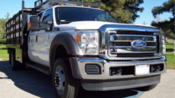 12′ F550 4 x 4 – Crew Cab Stake Bed with Liftgate