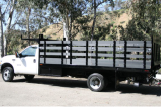 16′ F550 4×4 – Regular Cab Stake Bed