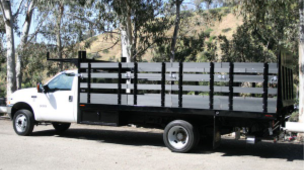 16′ F550 4×4 – Regular Cab Stake Bed
