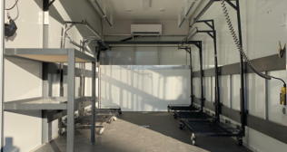 17′ F550 Wardrobe Super Cube with Liftgate