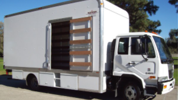 20′ Cube – Art Cabover with Liftgate
