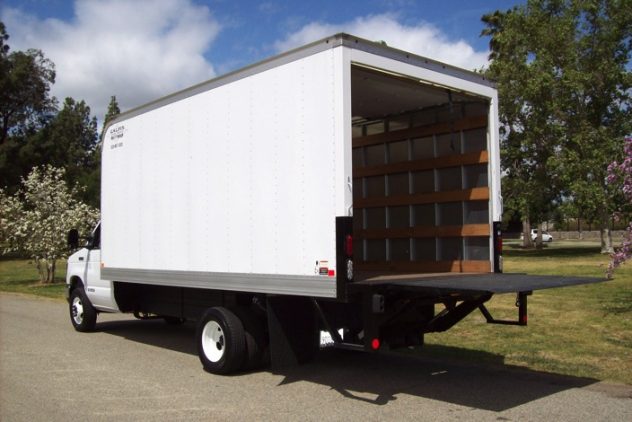 16 – E450 Cube Van with Liftgate