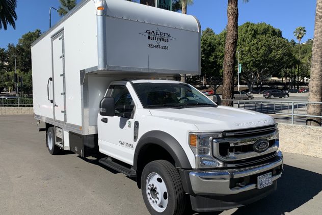 17′ F550 Digital Camera Super Cube with Liftgate