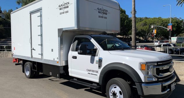 17′ F550 Super Cube with Liftgate