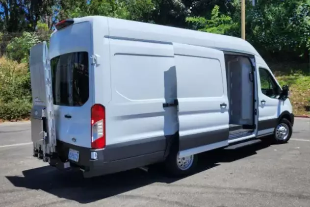 Transit Cargo with Liftgate / High Roof