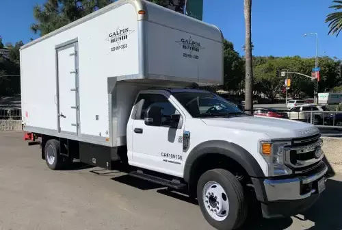 17′ F550 Super Cube with Liftgate